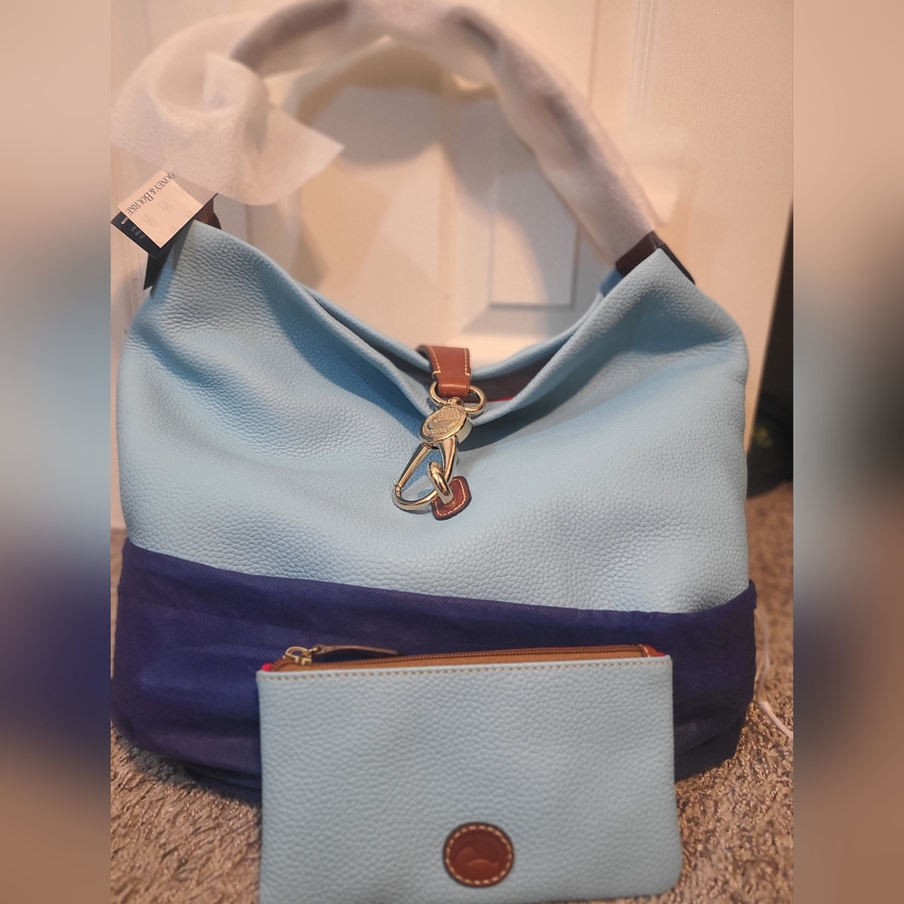 Dooney & bourke logo lock shoulder bag